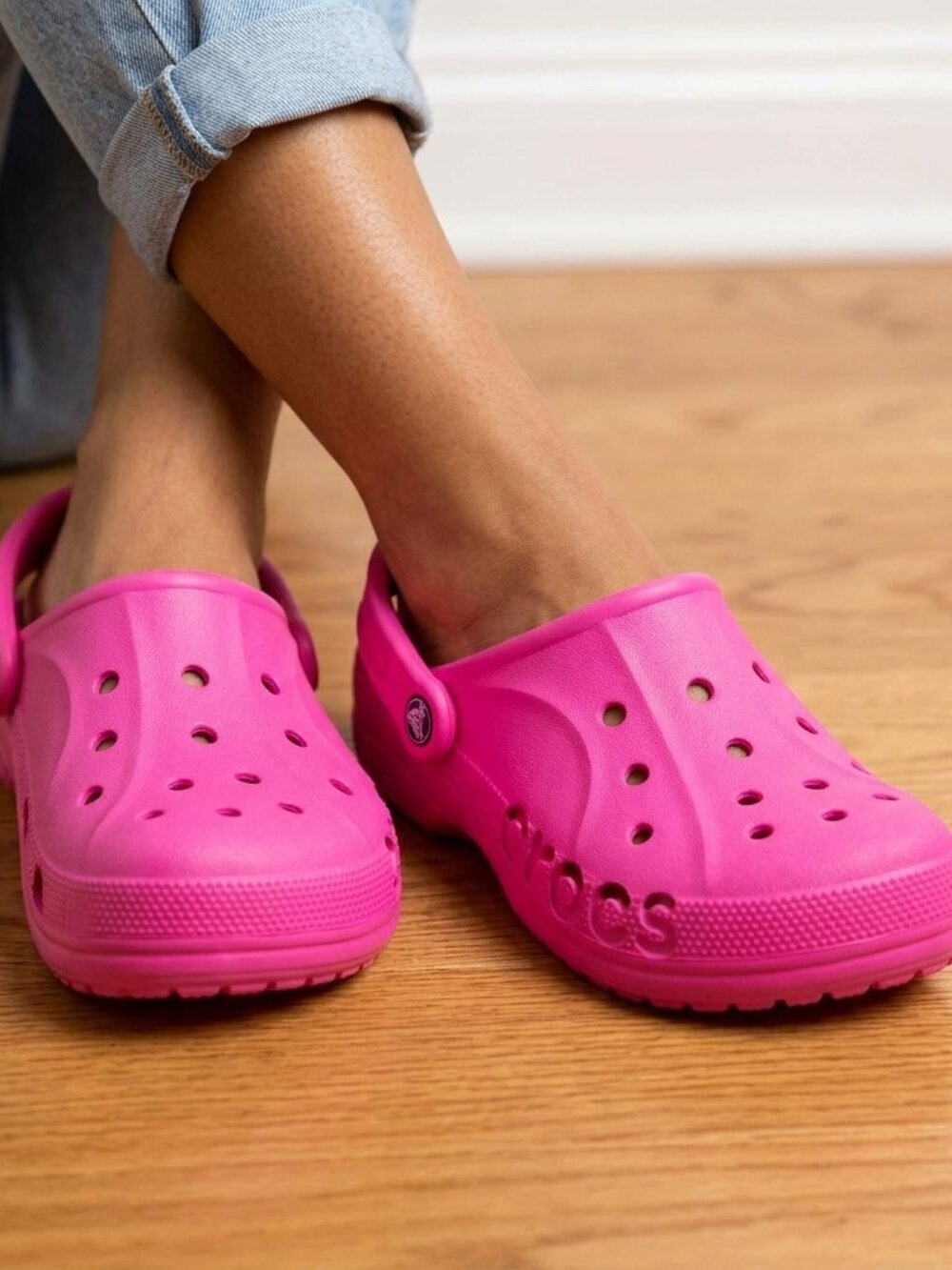 Crocs Clogs Baya Platform Women's Size 4 Electric Pink NWT